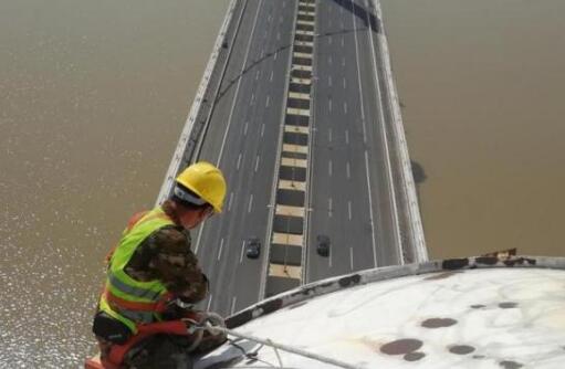 江东大桥升级改造过程中防坠器的应用
